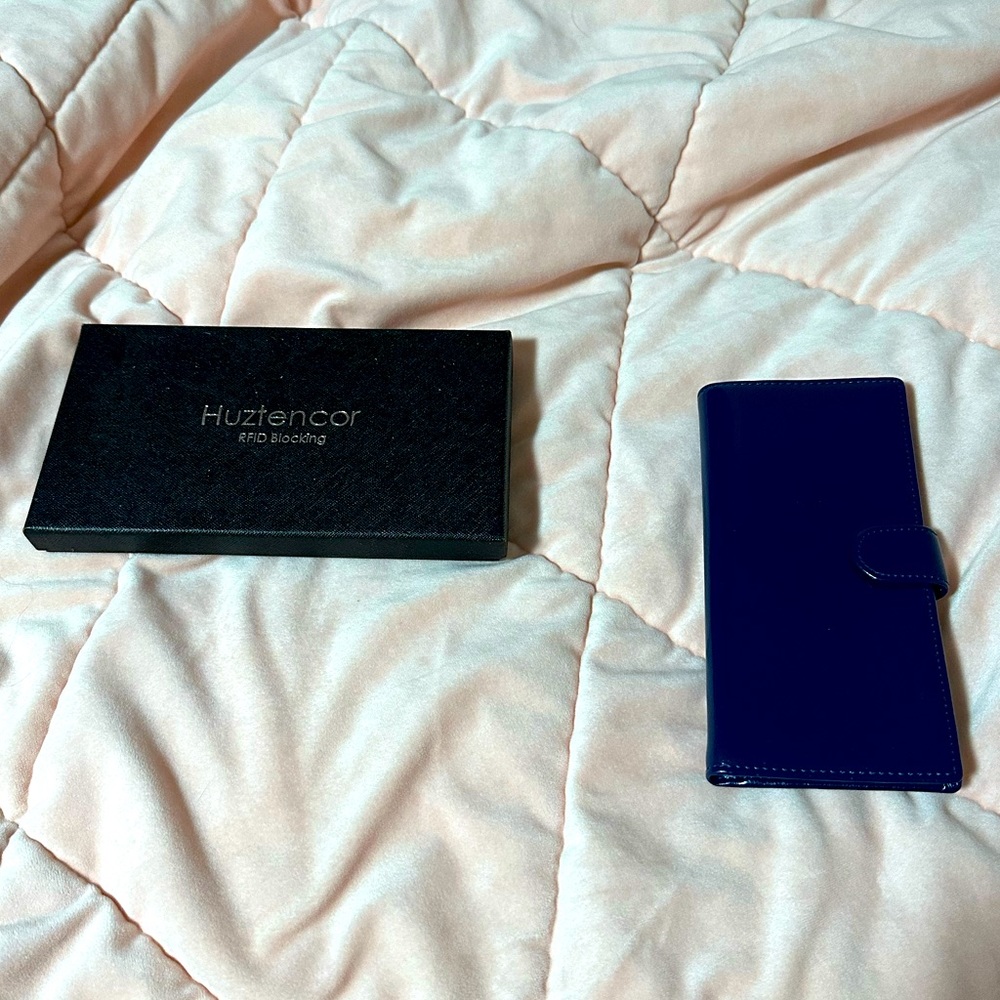 Huztencor Women’s Leather Wallet&Checkbook Holder